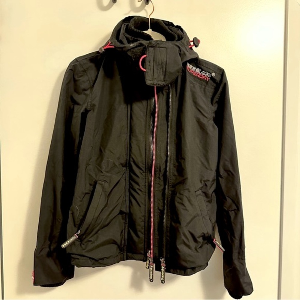 Superdry | Windcheater Windbreaker | Black & Pink | X-Small